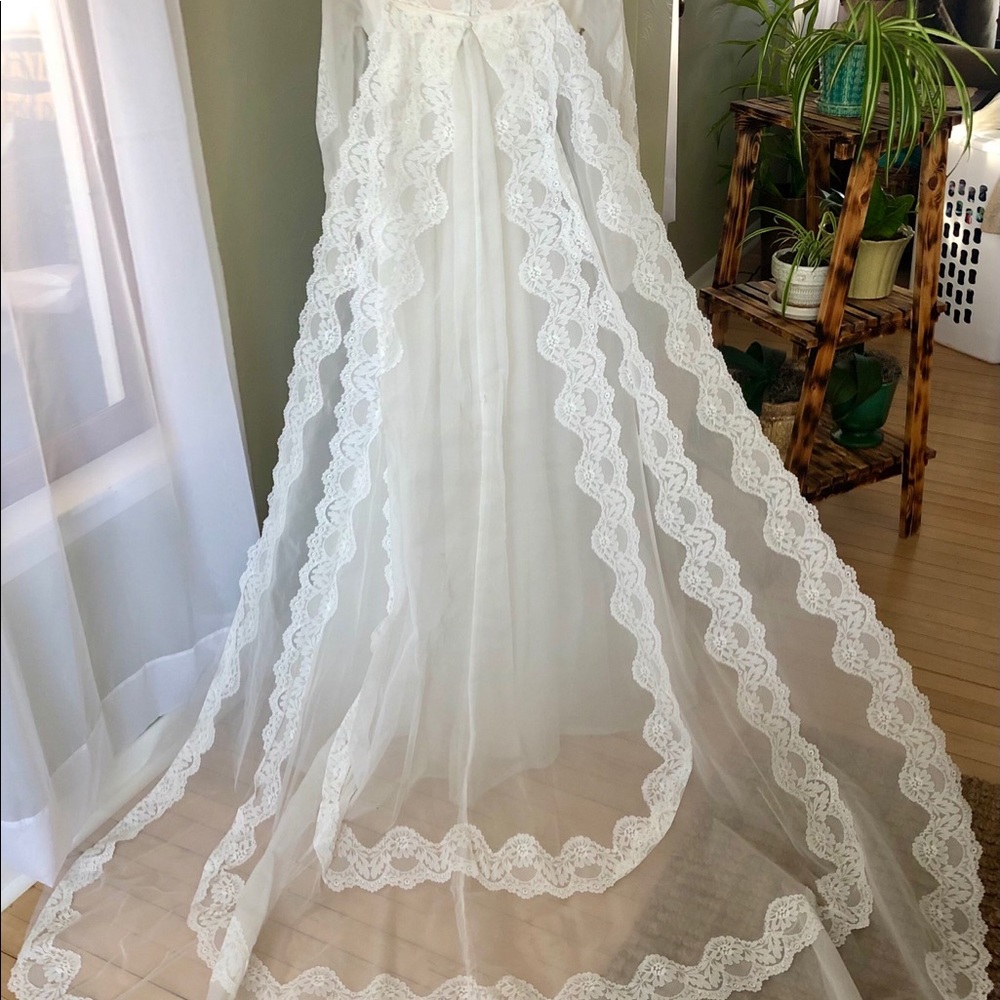 Vintage wedding dress immaculate condition size 6 - Picture 5 of 12